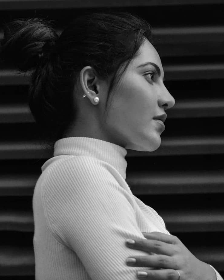 Athulya ravi hot photos in white modern dress