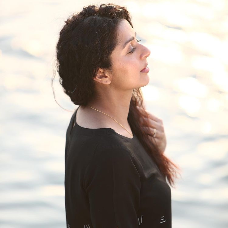 Bhoomika hot stills in black short dress viral on net