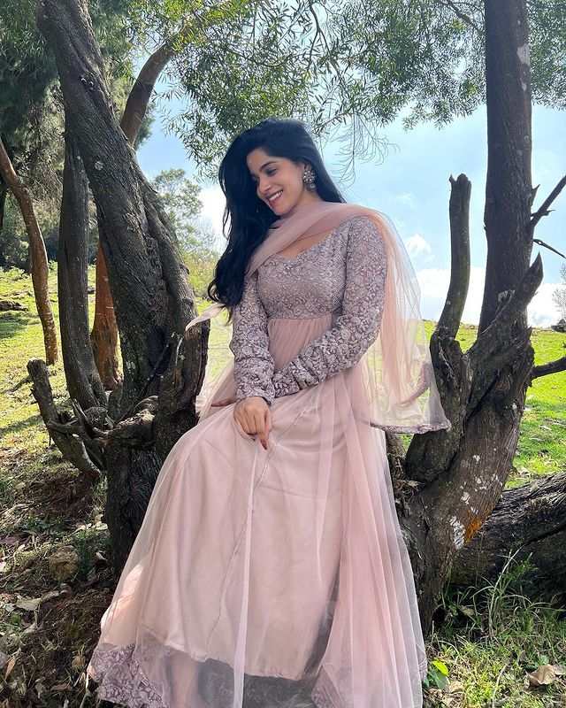 Divyabharathi traditional mode long chudithar photoshoot