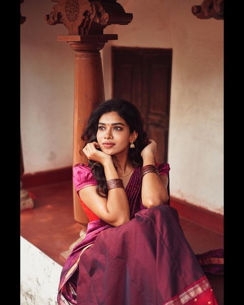 Dushara vijayan traditional photoshoot in half saree