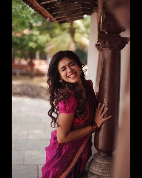 Dushara vijayan traditional photoshoot in half saree