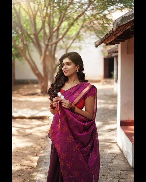 Dushara vijayan traditional photoshoot in half saree
