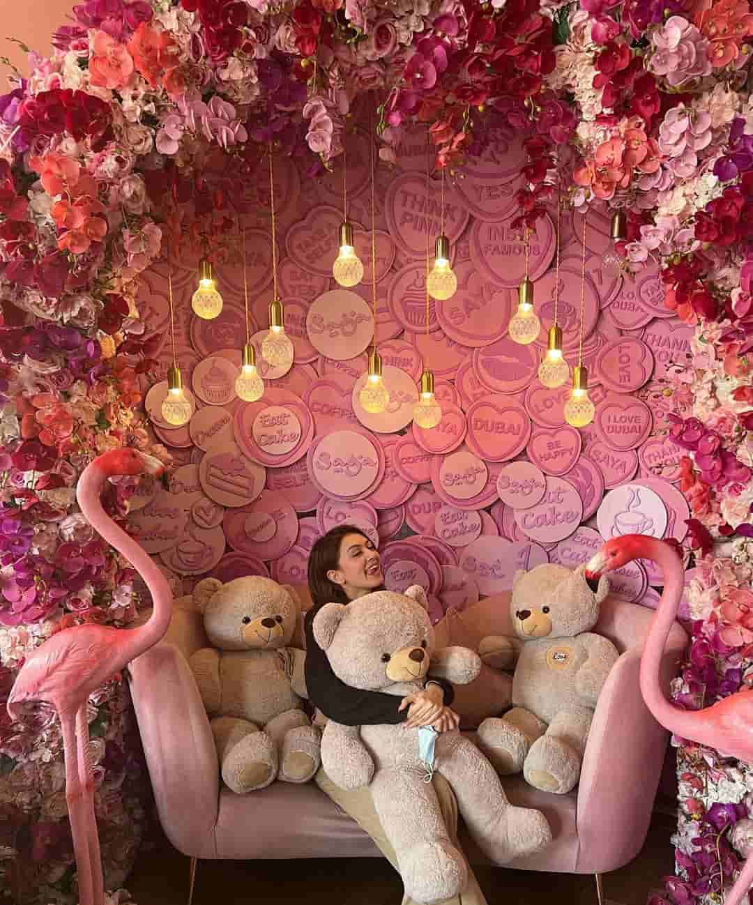 Hansika motwani cute photos with teddy bears trending on net