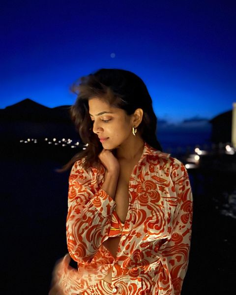 Malavika mohanan bikini dress photos from maldives vacation