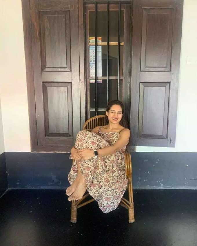 Pooja ramachandran full gown latest photos viral