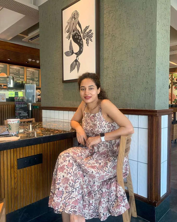 Pooja ramachandran full gown latest photos viral