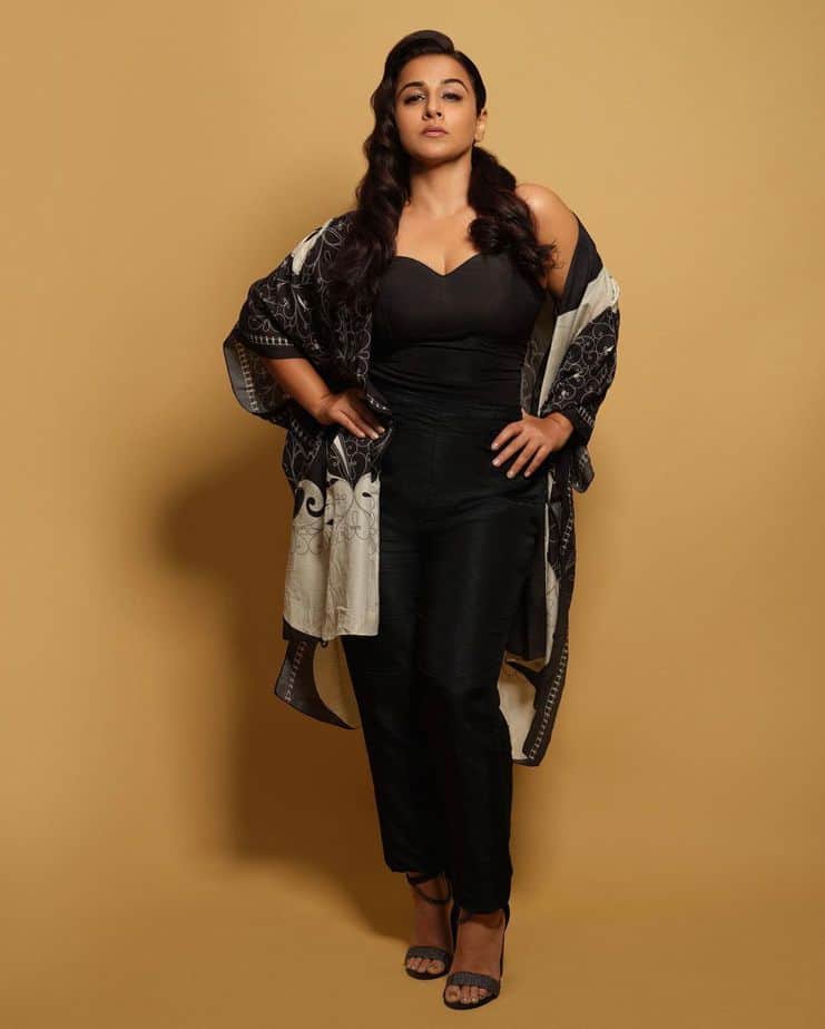 Vidhya balan hot photos in modern jean dress