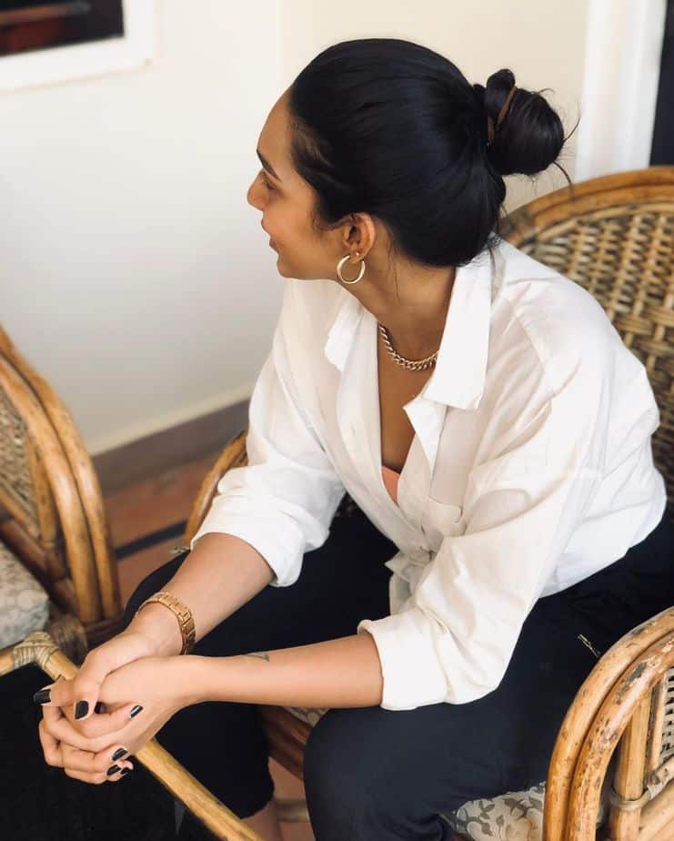 Sanchana natarajan top angle hot photos viral on net