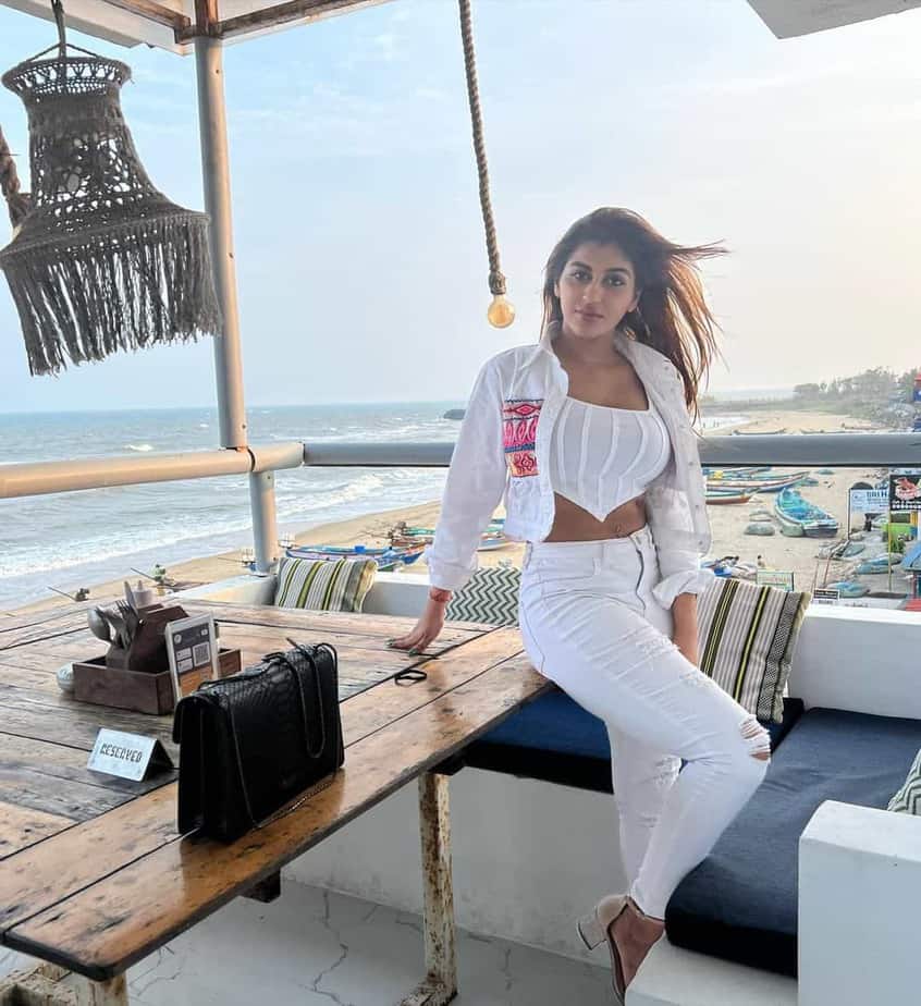 Yashika anandh white modern dress hot photos going viral