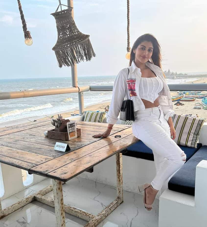 Yashika anandh white modern dress hot photos going viral