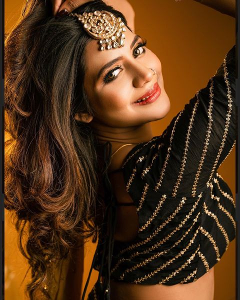 Aiswarya dutta hot photos in yellow colour dress