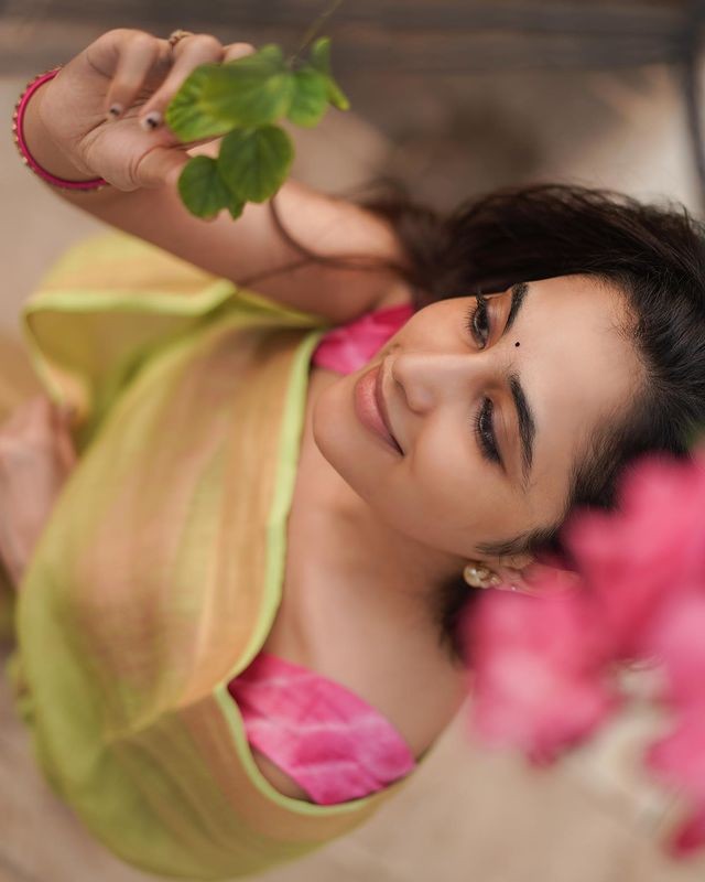 Priyanka mohan hot photos in saree top angle clicks