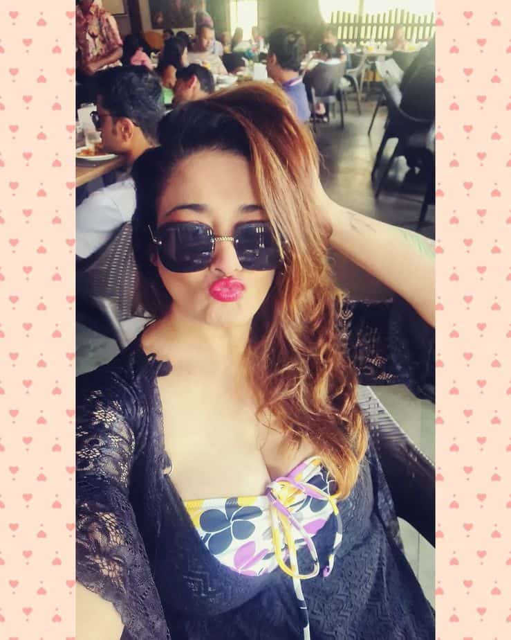 Kiran rathod hot selfie photos creating sensation on net