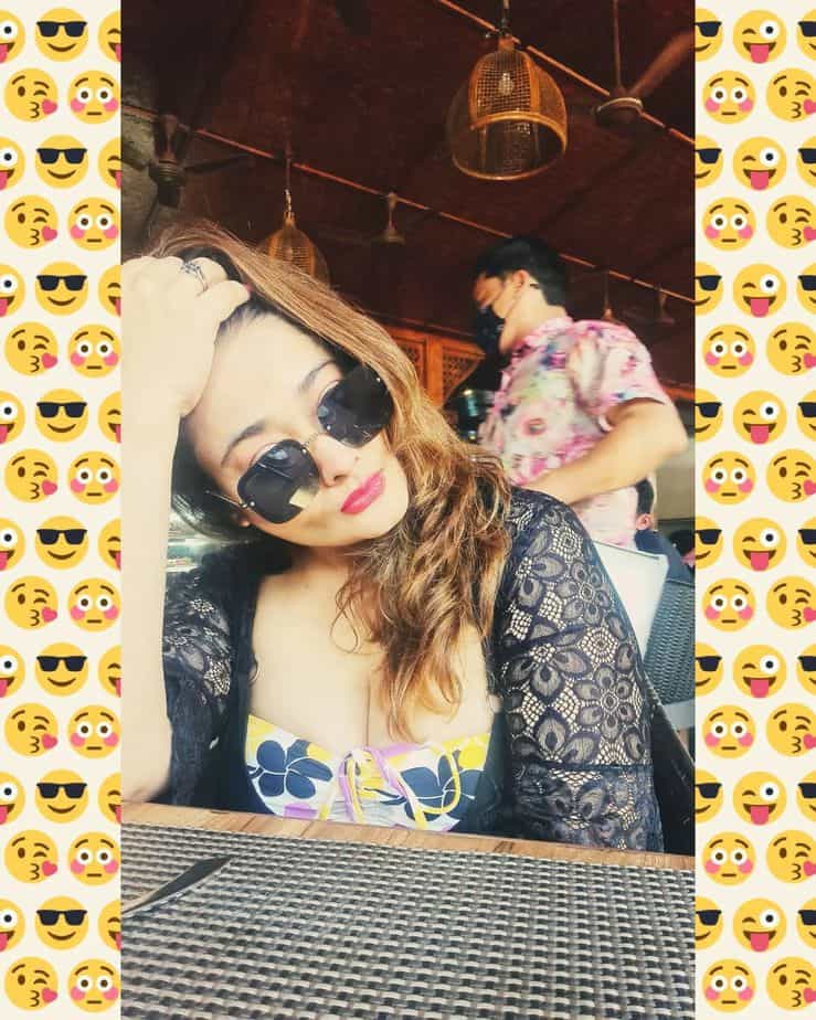 Kiran rathod hot selfie photos creating sensation on net