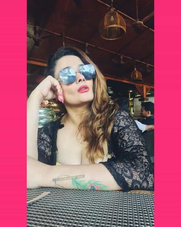 Kiran rathod hot selfie photos creating sensation on net