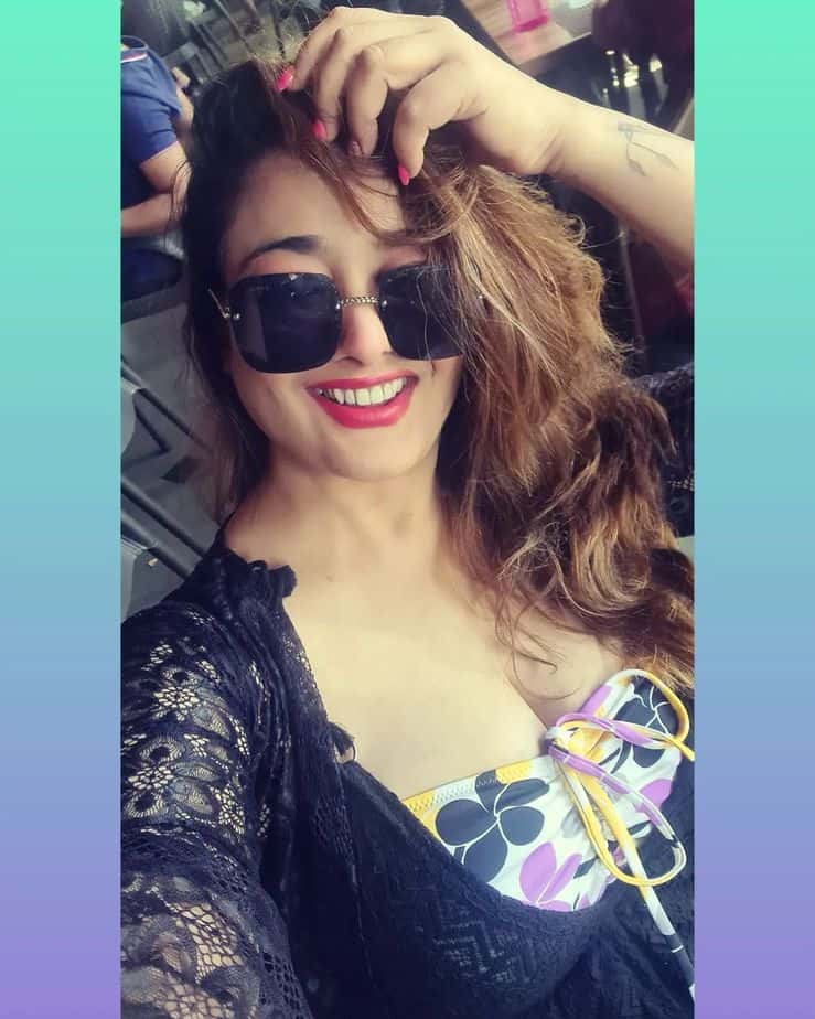 Kiran rathod hot selfie photos creating sensation on net