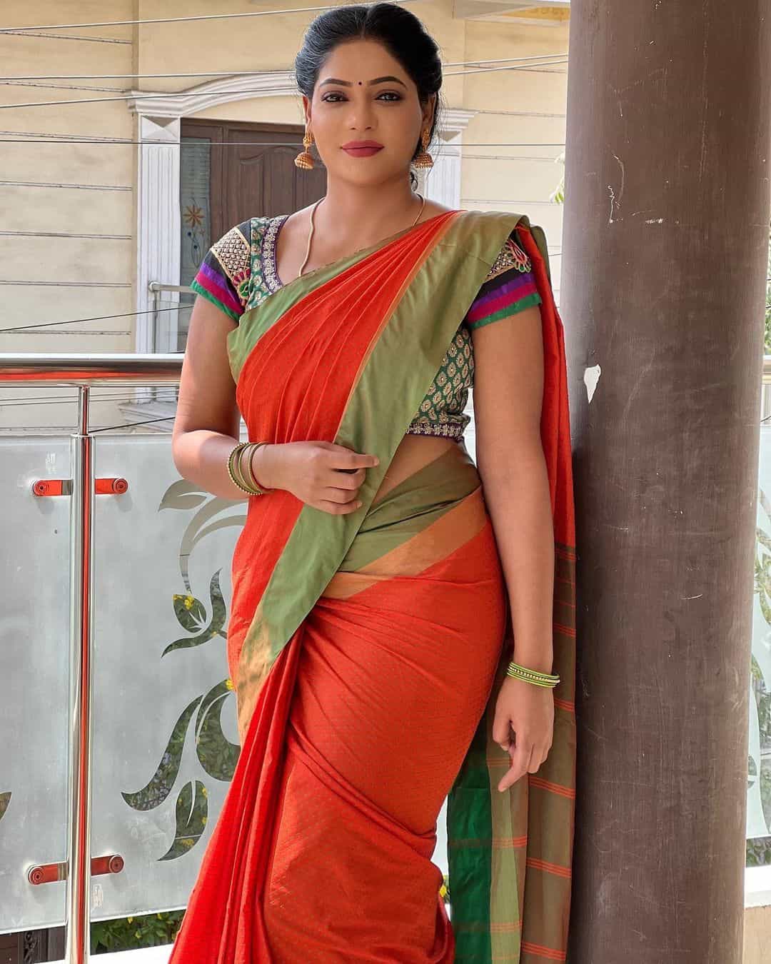 Reshma pasupuleti hot photos showing side glamour goes viral