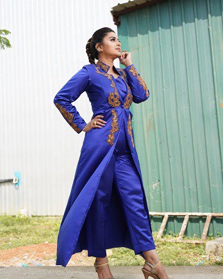 Sneha stylish latest photos viral on net