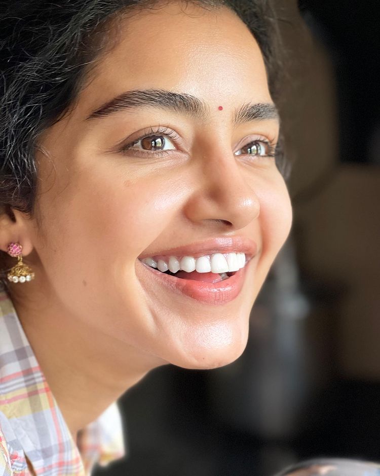 Anupama parameswaran close up photos viral on net
