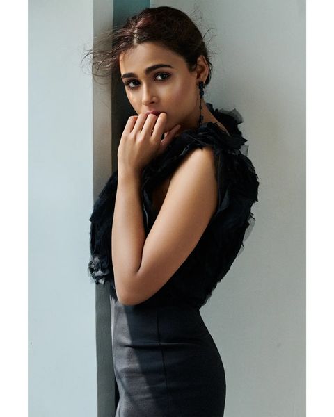 Shalini pandey hot photos in glamour dress viral on net