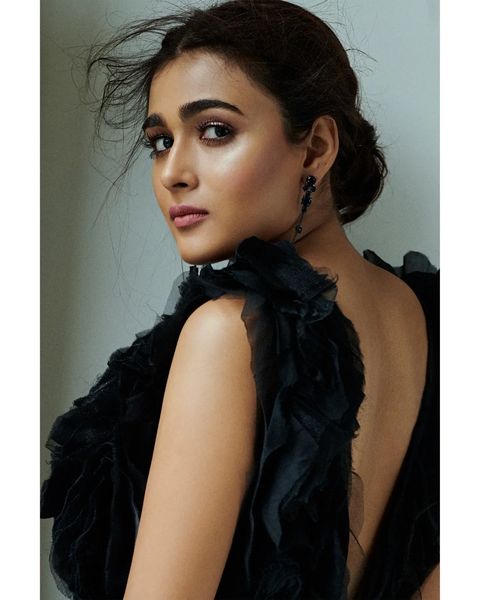 Shalini pandey hot photos in glamour dress viral on net