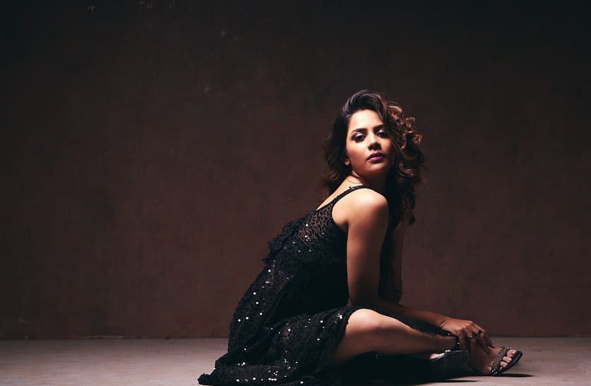 Aiswarya dutta latest hot and glamour looks creating sensation