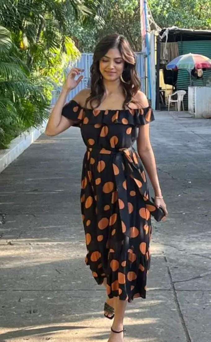 Malavika mohanan simple casual clicks posted on insta