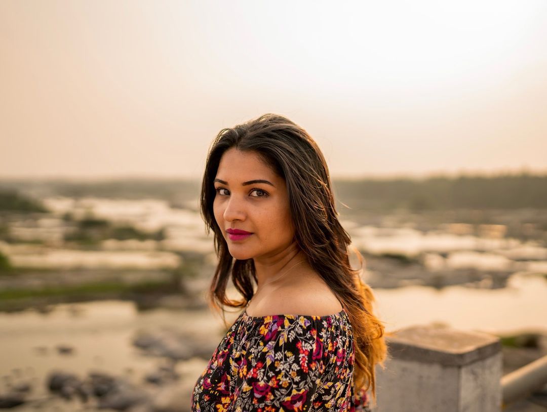 Sharanya turadi hot photos goes viral on net