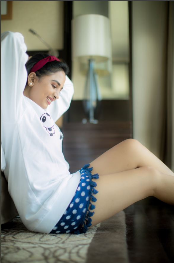 Srushti dange hot photos lying on bed with different expressions goes viral