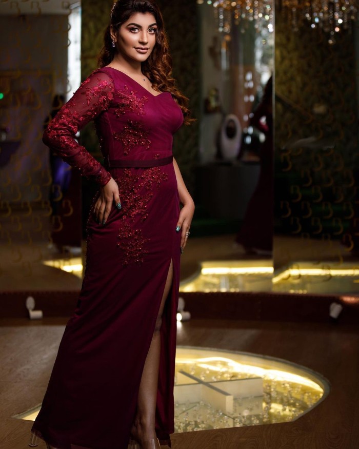 Yashika anandh hot photos in one sided sleeve dress trending on social media