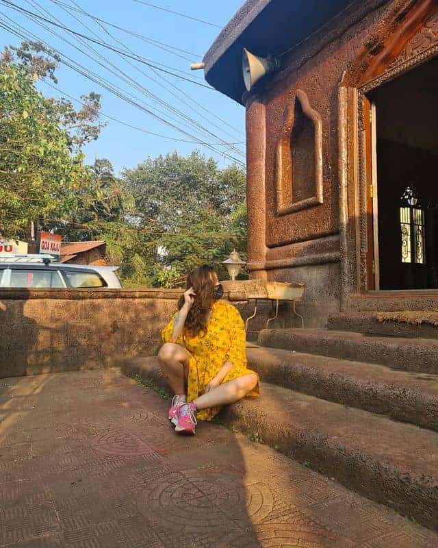 Kiran rathod hot photos viral on internet in short dress