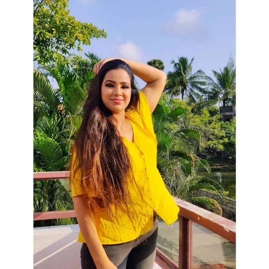 Master film fame actress sangeetha latest hot photos