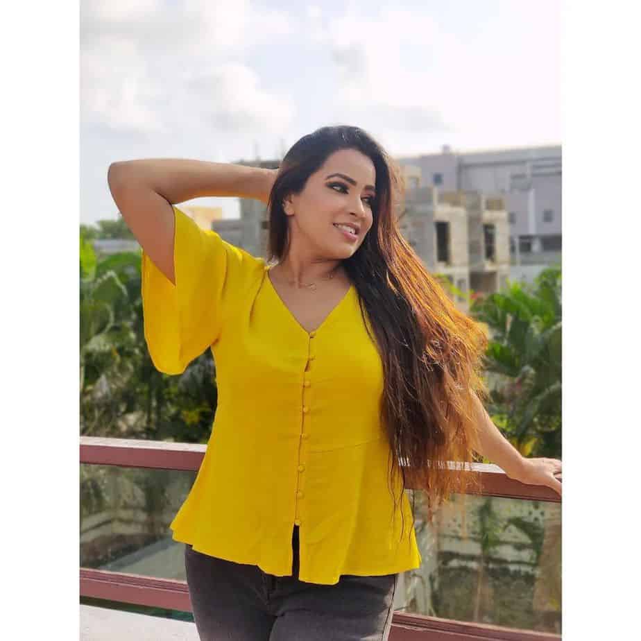 Master film fame actress sangeetha latest hot photos