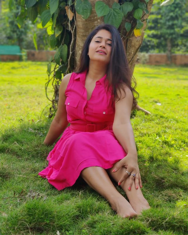 Poonam bajwa hot photos in pink color dress photoshoot
