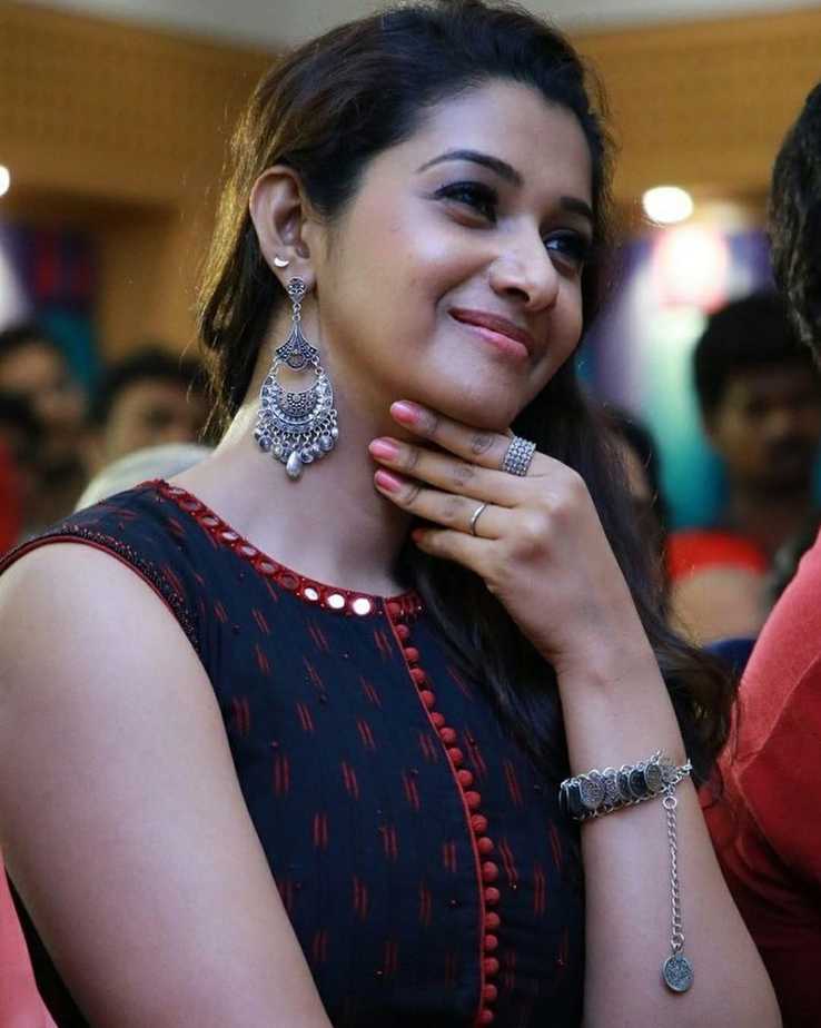 Priya bhavani shankar cute photos on vacation mode getting viral