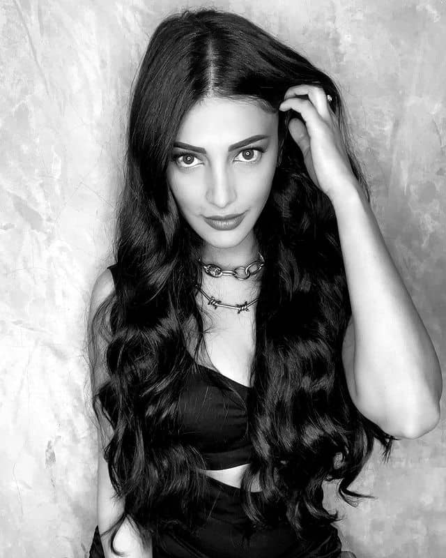 Shruthi haasan hot photos in black and white photoshoot