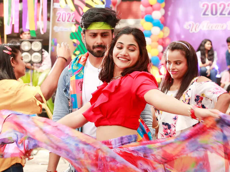 ashwin kumar stumbled in sembi audio launch kamal advises and appreciates viral video