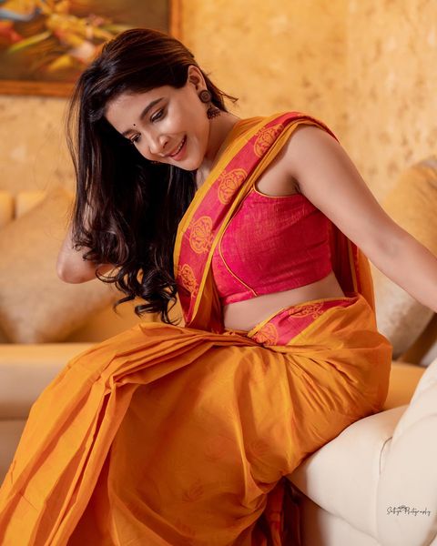 Sakshi agarwal hot and glamour photos in yellow color saree getting viral
