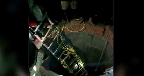 13 women spot dead falling inside well due to unstable top in up
