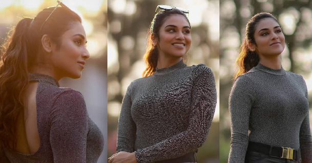 Indhuja ravichandran glamour pose in sleeveless dress photoshoot goes viral