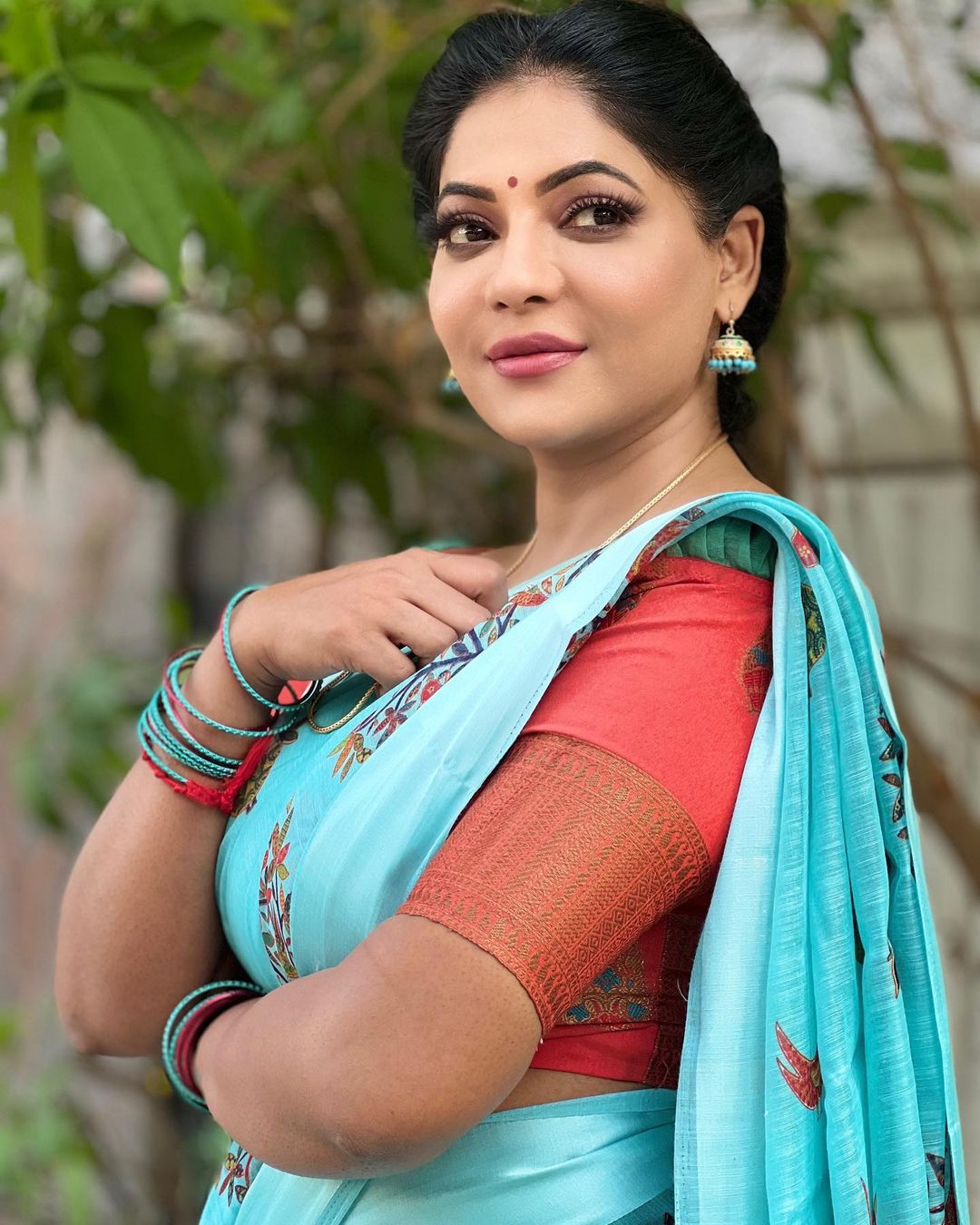 Reshma pasupuleti hot photos latest in saree goes viral