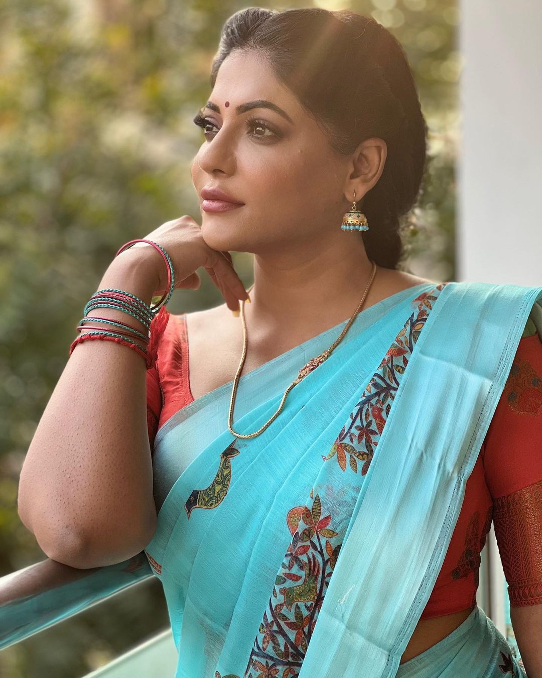 Reshma pasupuleti hot photos latest in saree goes viral