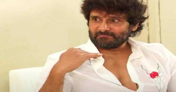 Vikram to play as villan for telugu star mahesh babu