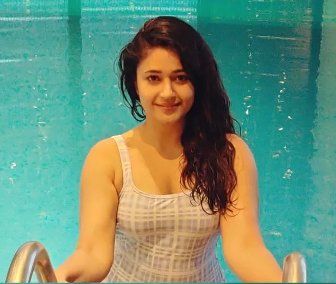 Poonam bajwa hot posing in bikini goes viral on internet