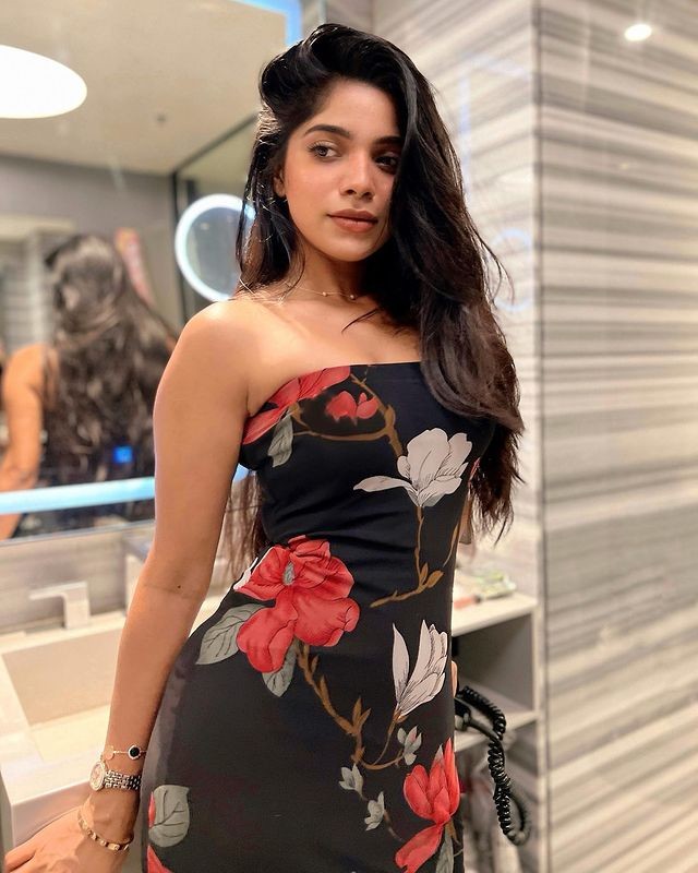 Divyabharathi hot latest bathroom photoshoot pics viral on social media