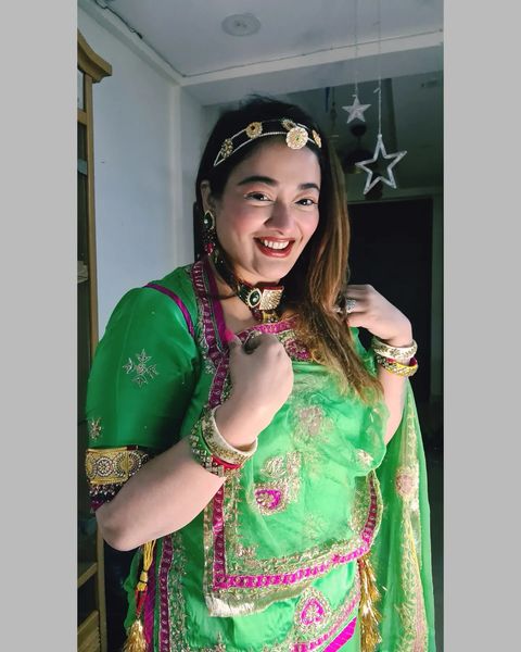 Kiran rathod latest photos in grand gujarati dress getting viral