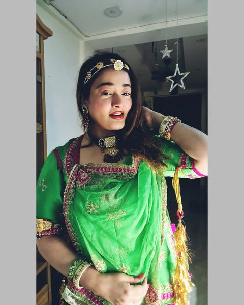 Kiran rathod latest photos in grand gujarati dress getting viral