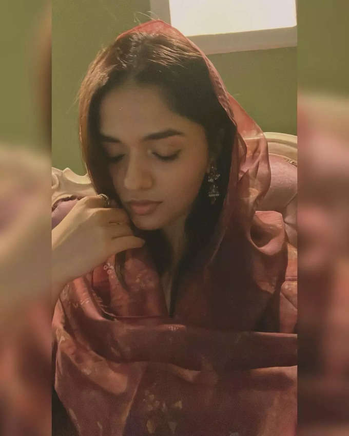 Sunaina latest hot photos and videos viral on social media