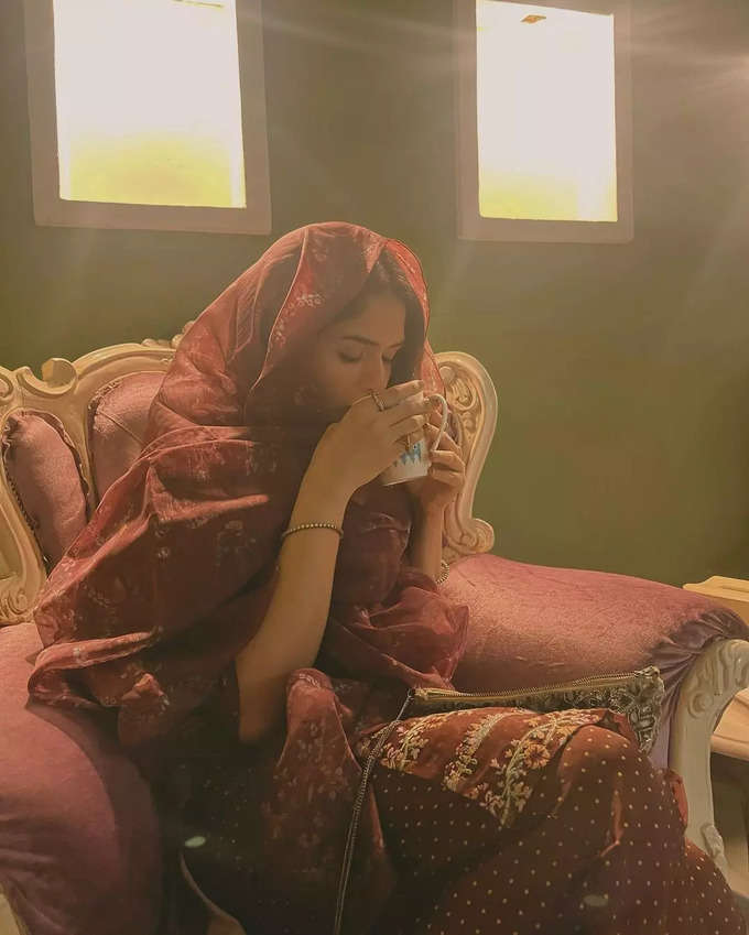 Sunaina latest hot photos and videos viral on social media