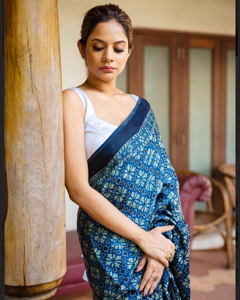 Aiswarya dutta latest photoshoot in cotton blue color saree viral on net